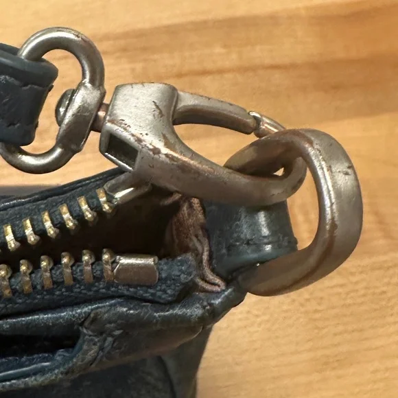 HOBO Cadence denim blue leather cross body / wristlet w/convertible straps - Picture 10 of 16